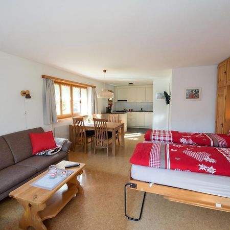 Ferienwohnungen Muntschi Andeer Camera foto