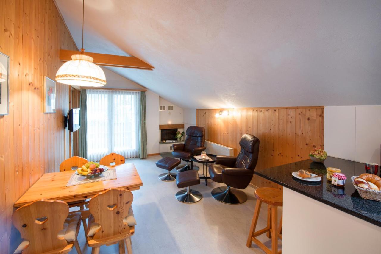 Ferienwohnungen Muntschi Andeer Camera foto