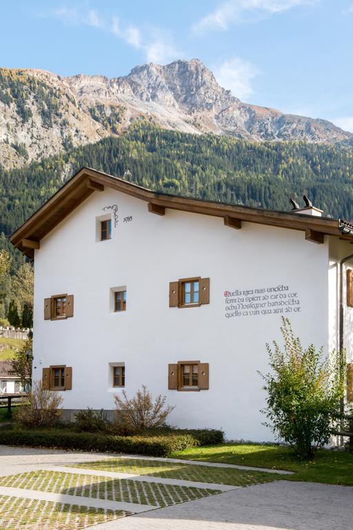 Ferienwohnungen Muntschi Andeer Esterno foto