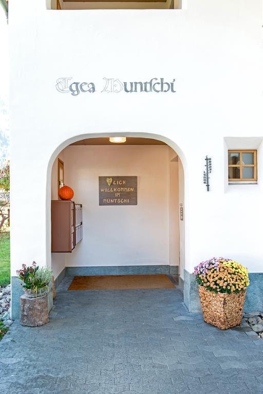 Ferienwohnungen Muntschi Andeer Esterno foto