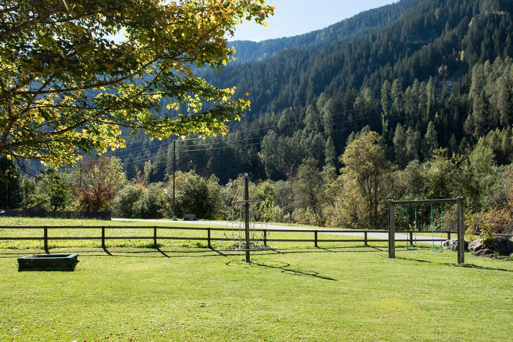 Ferienwohnungen Muntschi Andeer Esterno foto